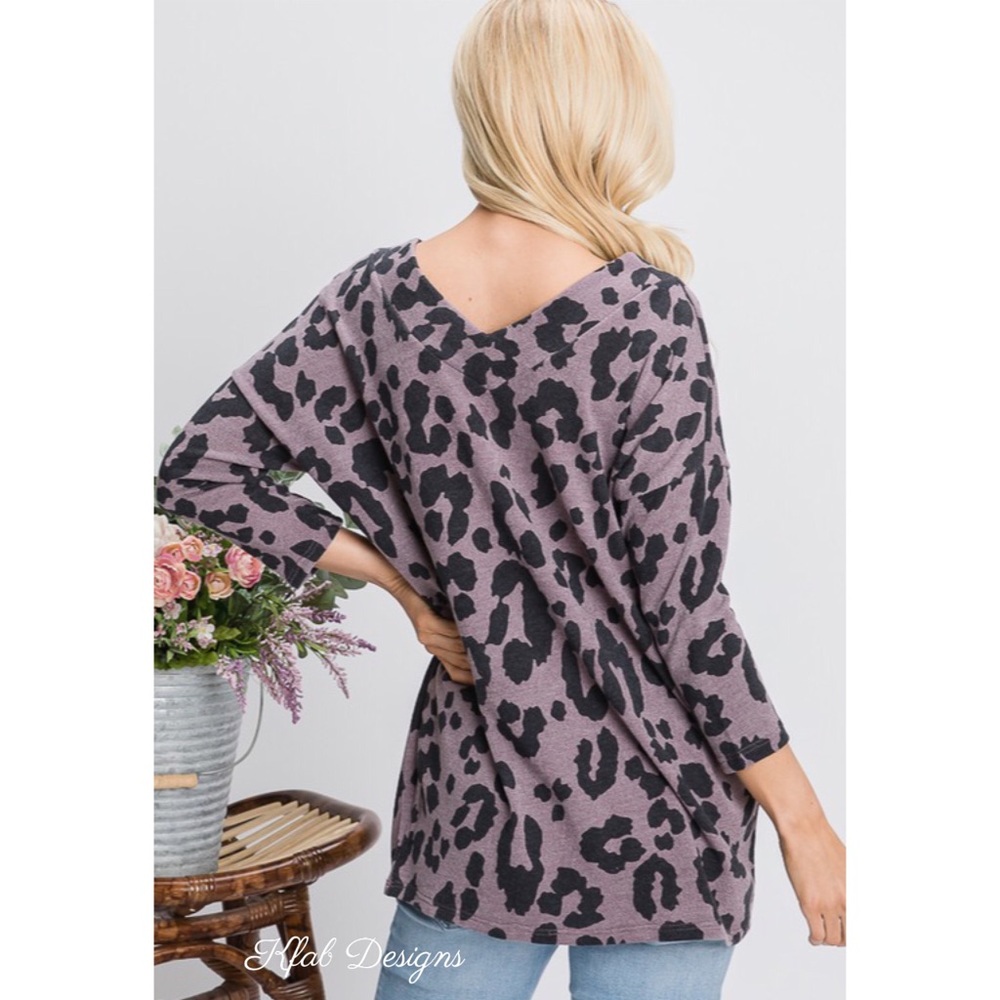 ❤️LAST 1! V Neck Plum Super Soft Leopard Top! - Picture 6 of 7